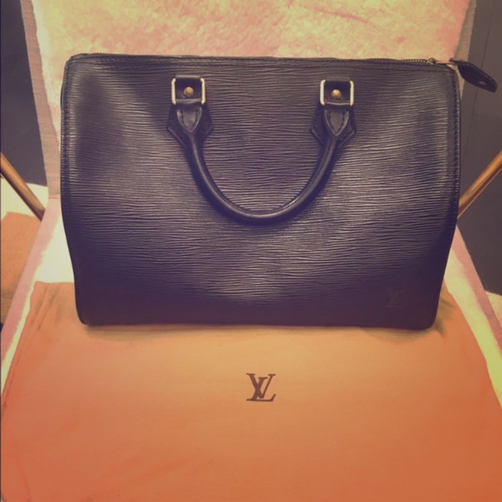 Louis Vuitton black epi speedy 30
